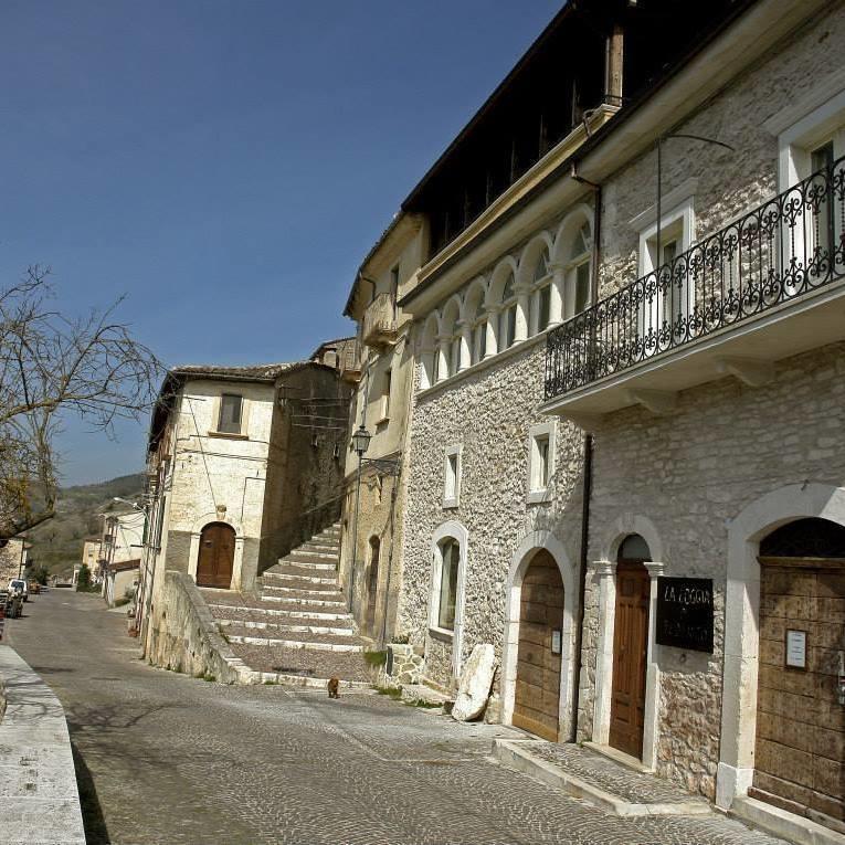 La Loggia Di Federico Hotel Navelli Стая снимка