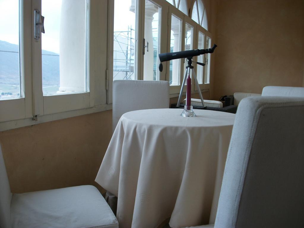 La Loggia Di Federico Hotel Navelli Екстериор снимка